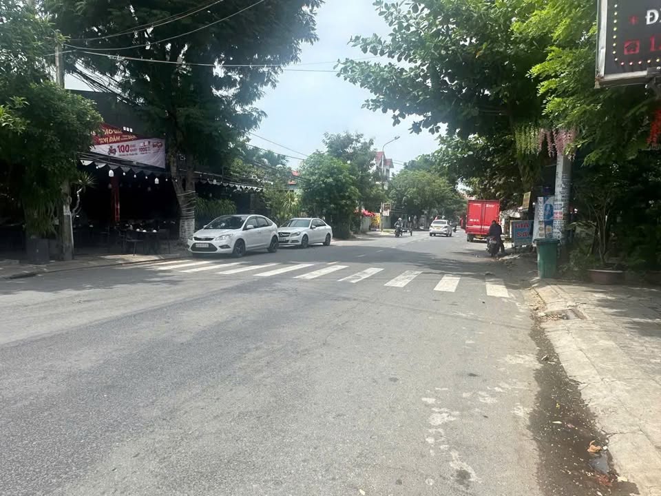 Bán gấp FrontHouse Đường Nguyễn Chánh 244m² giá 10.248 tỷ - Tiềm năng kinh doanh lớn!