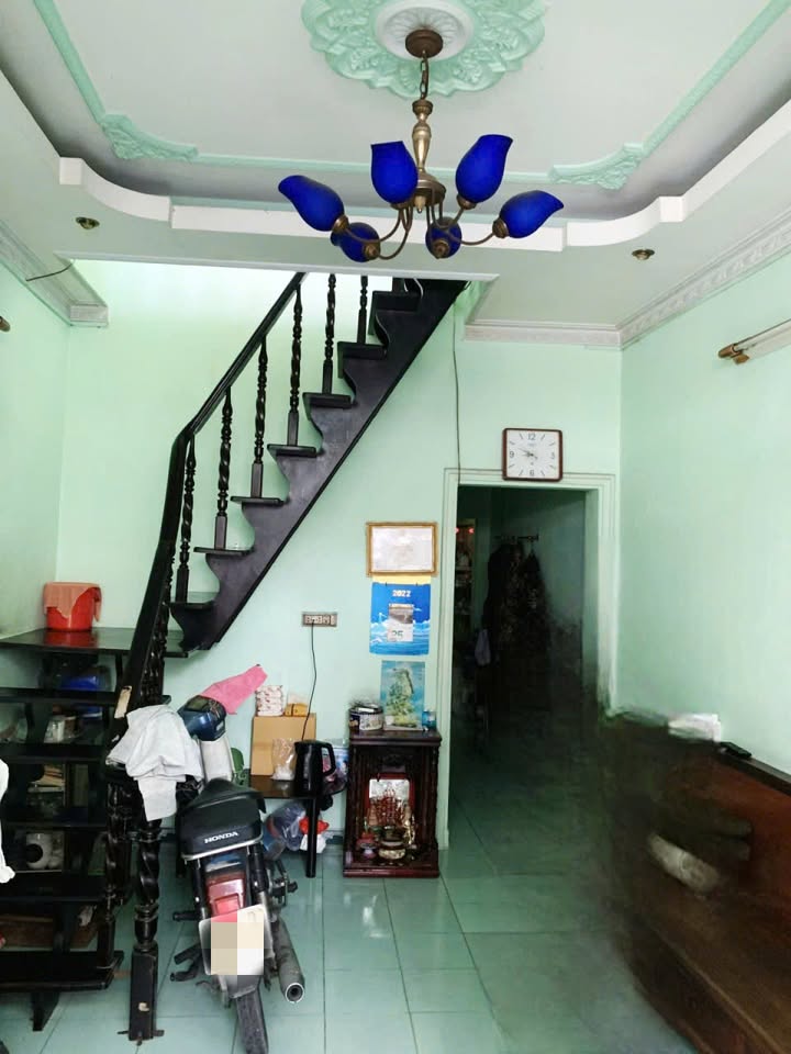 Nhà hẻm Bến Bình Đông, Quận 8, 32m² giá 3 tỷ - Sổ hồng riêng, gần chợ