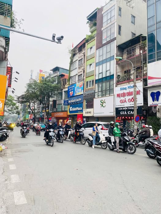 FrontHouse Thái Thịnh 65m² giá 30 tỷ - Kinh doanh sầm uất mặt phố!