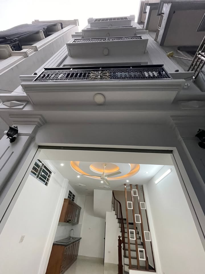 Nhà 5 tầng Quang Trung Hà Đông 35m² giá 8 tỷ - Lô góc thoáng mát!