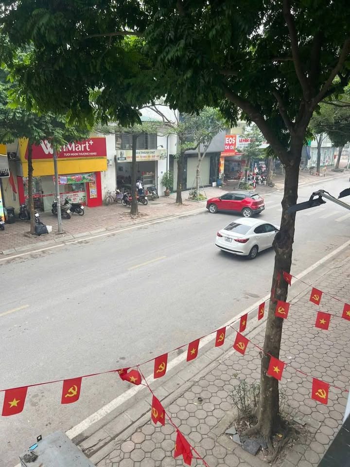 Nhà cho thuê nguyên căn Phạm Khắc Quảng, Giang Biên 40m² giá 15 triệu - Thiết kế hiện đại, sẵn sàng hoạt động!