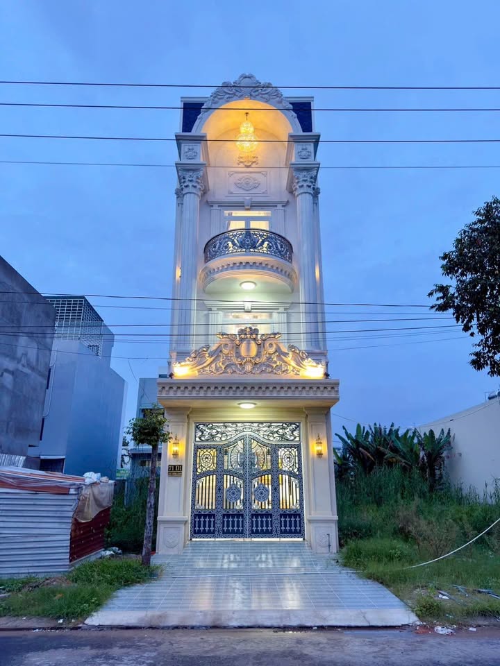 Nhà đẹp 3 tầng 71 D1, KDC Hồng Loan, Cần Thơ - Giá 7.5 tỷ, thương lượng!