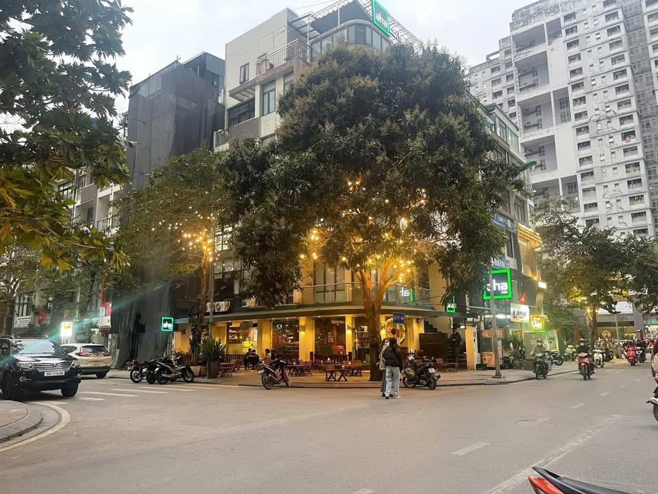 Cho thuê mặt bằng kinh doanh lô góc Nguyễn Văn Lộc 200m² - Cơ hội vàng cho mô hình cafe!