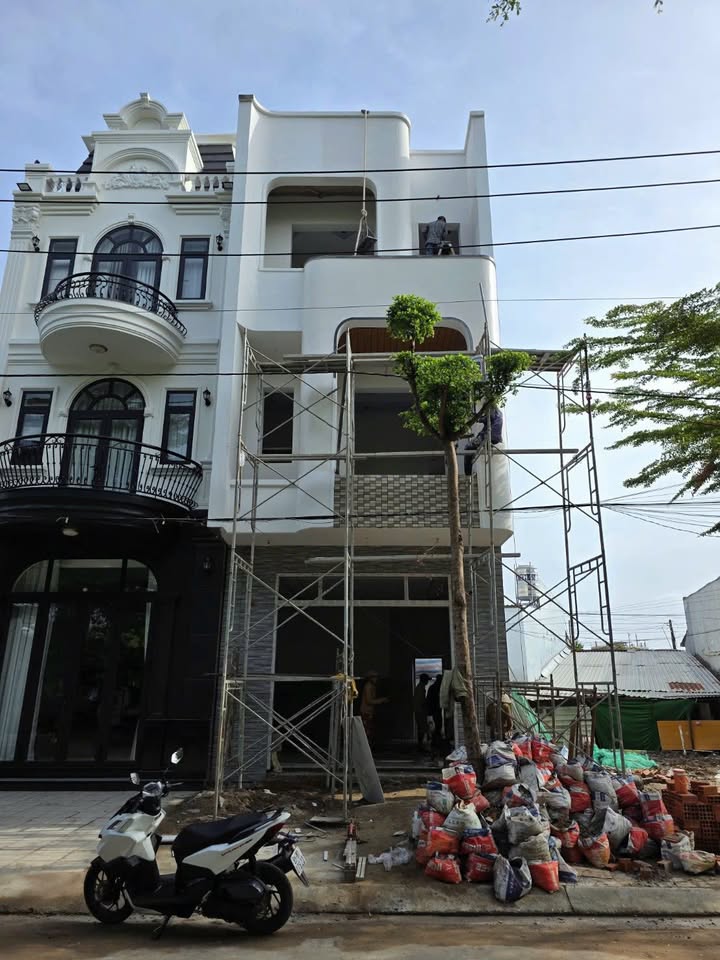 Nhà phố mặt tiền đường Xuân Hồng, Cần Thơ 40m² giá 3.99 tỷ - Tặng nội thất đầy đủ!