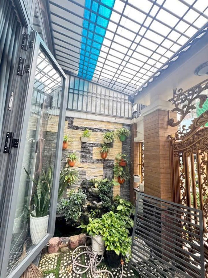 Nhà đẹp 4 tầng Bông Sao, Q8 - 75m² giá chỉ 11 tỷ - Tặng full nội thất!