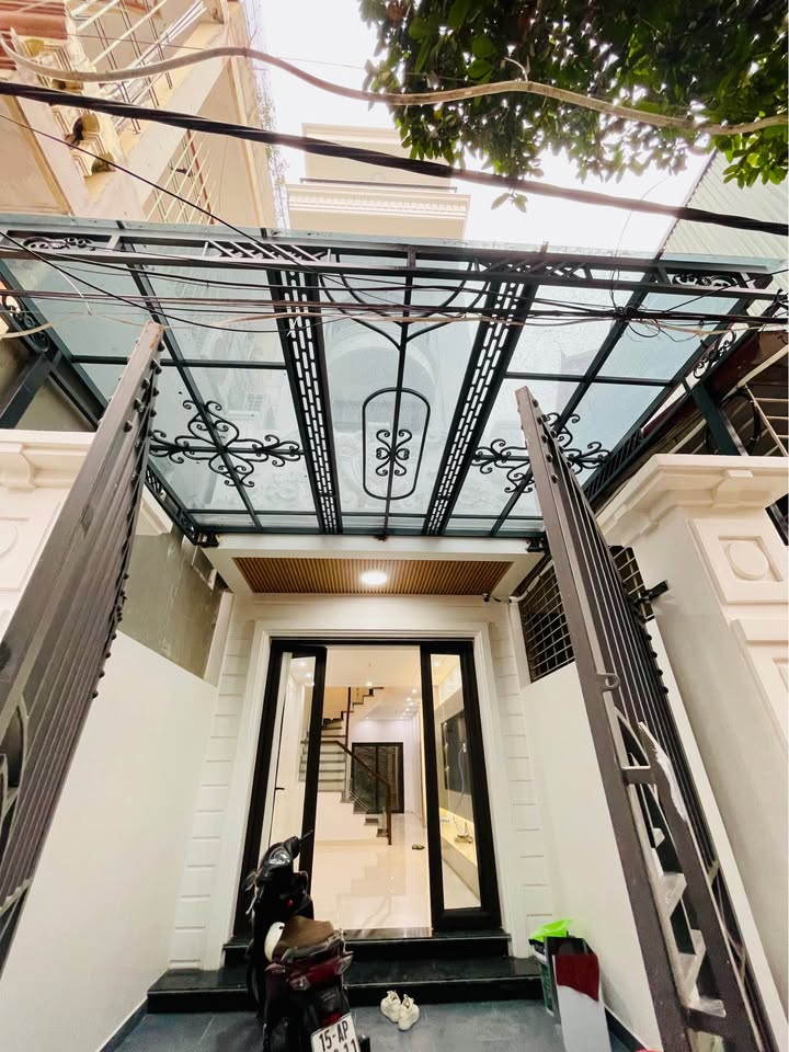 Nhà riêng Nguyễn Văn Linh 60m² giá 3.75 tỷ - Thiết kế Tân cổ điển độc đáo!