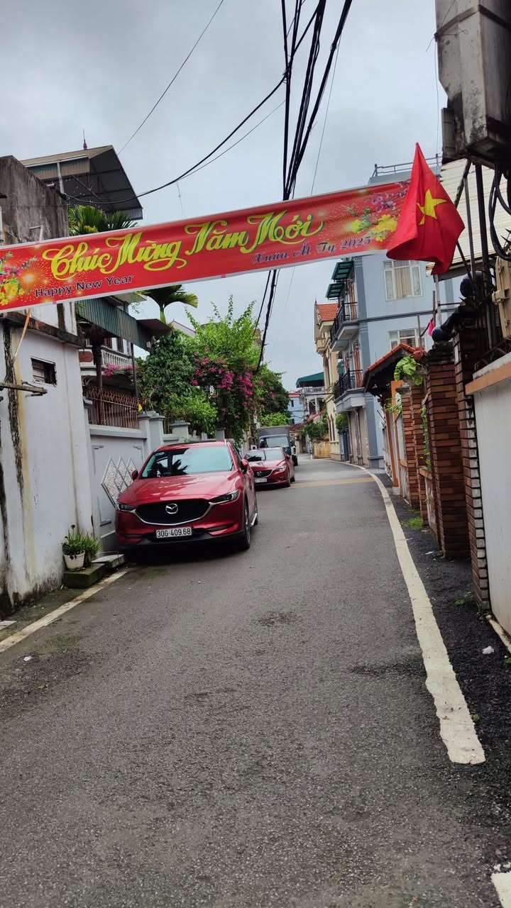 Nhà đẹp Thị Trấn Phùng 42m² giá 5 tỷ - Full nội thất sang trọng!