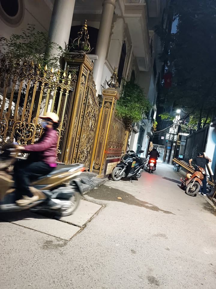 Nhà 5 tầng lô góc Xuân Diệu - Tây Hồ 80m² giá 48 tỷ - Tiềm năng tăng giá mạnh!