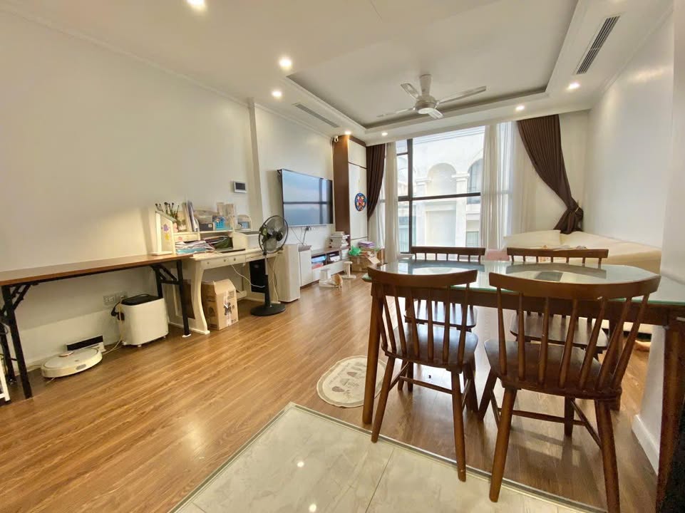 Căn hộ cho thuê Sunshine Riverside Tây Hồ 3PN giá 18 triệu - Nhà mới, view đẹp!