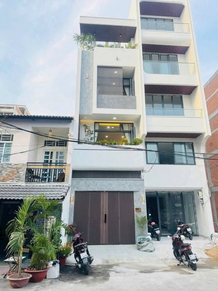 Nhà mặt tiền Nguyễn Bá Tòng, Tân Bình 55m² giá 8.4 tỷ - Kinh doanh sầm uất!