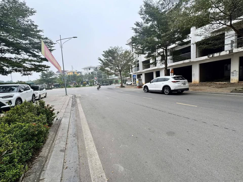 Căn liền kề Vũ Tuân, Việt Trì 108.8m² giá 16 tỷ - Sổ đỏ lâu dài, vị trí đắc địa!