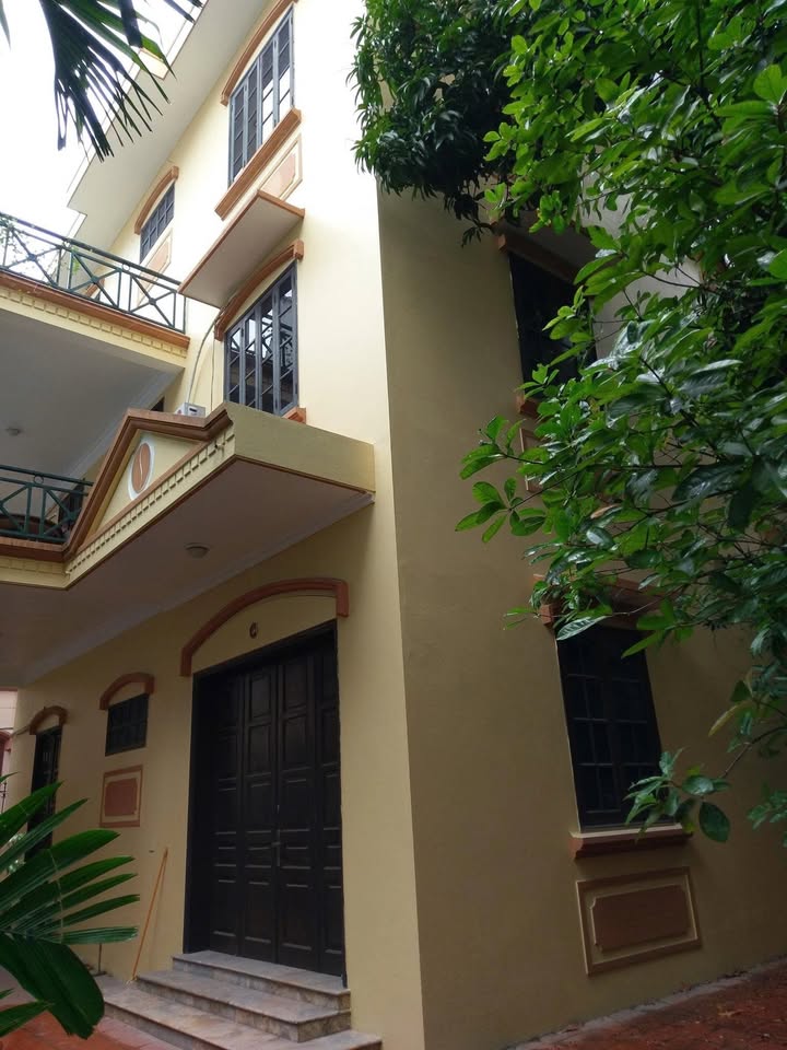 Biệt thự sân vườn Ngõ Trần Cung, Cầu Giấy 200m² giá 10 triệu - Dọn vào ở ngay!