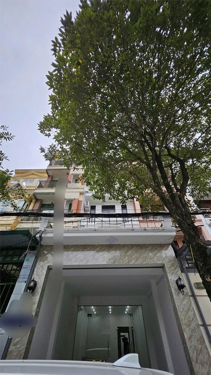 Nhà Liền Kề 1xx Trung Kính, Cầu Giấy 100m² giá 40 triệu - Mới đẹp, sẵn sàng vào ở!