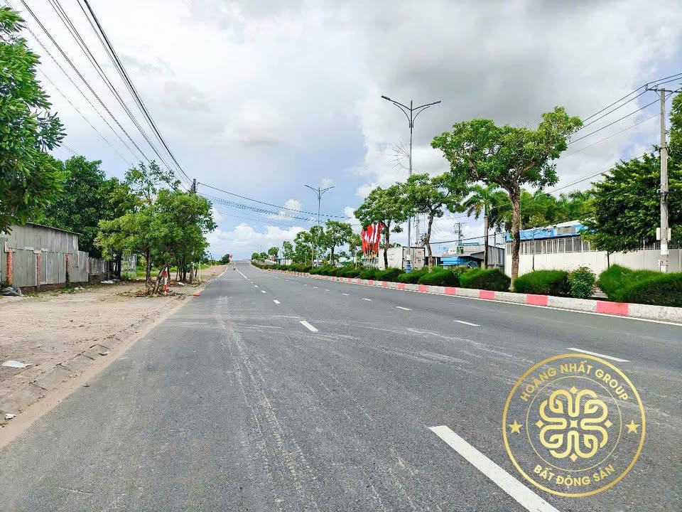 Đất nền mặt tiền Quản Lộ Phụng Hiệp, TP Cà Mau 6668.7m² giá 10 tỷ - Kinh doanh thuận lợi!