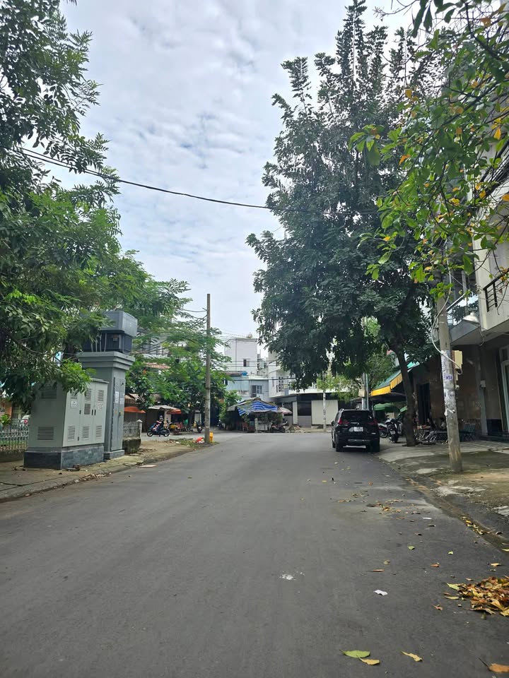 Nhà phố Bà Hom Quận 6 66m² giá 9.x tỷ - Đối diện công viên xanh mát!