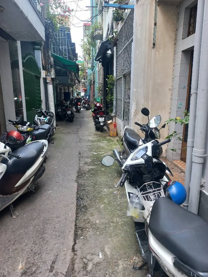 Nhà cấp 4 Dạ Nam, Quận 7, 30m² giá 40 tỷ - Phù hợp cải tạo!