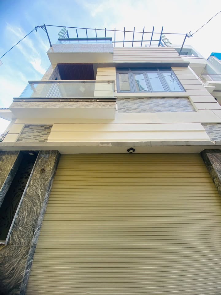 Nhà phố Cách Mạng Tháng Tám, Q3 84m² - Sổ đỏ đẹp, giảm ngay 800 triệu!