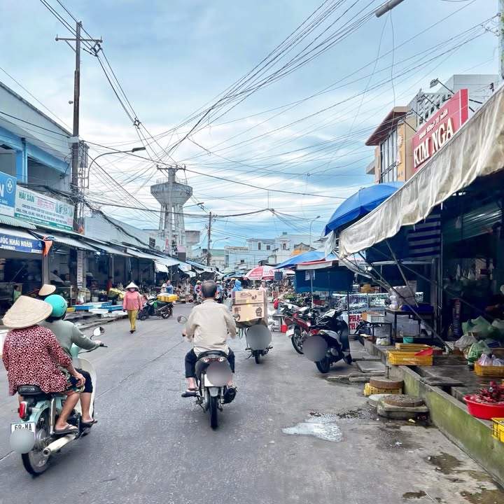 Nhà hẻm xe máy Dương Đông 50m² giá 1.7 tỷ - Gần chợ và trường học!