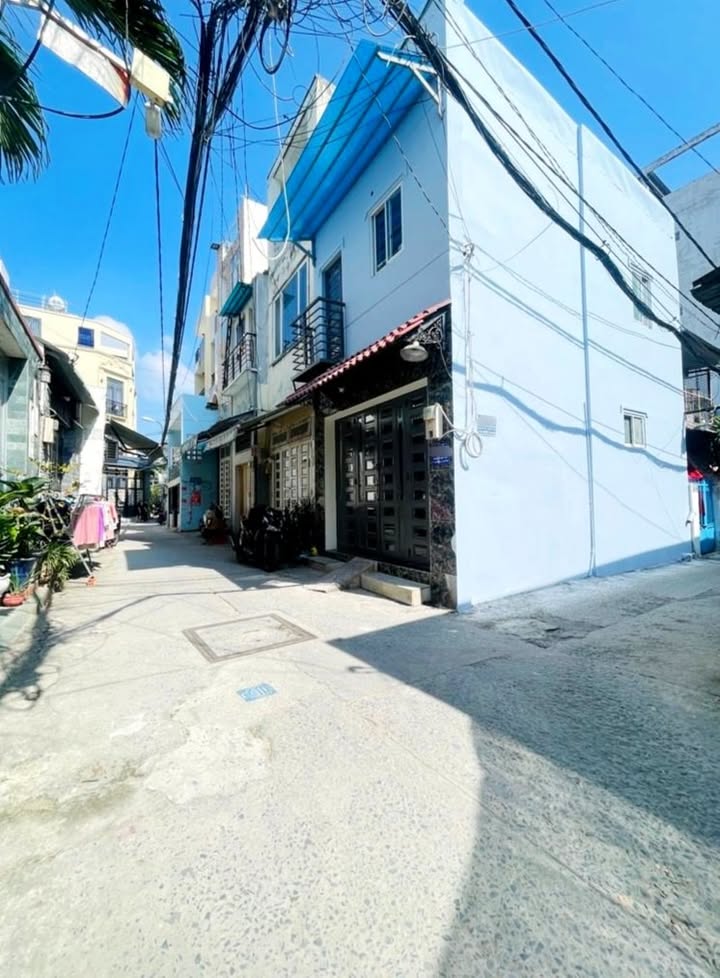 Nhà Dương Quảng Hàm 30m² giá 3 tỷ - Vị trí đẹp, không thể bỏ lỡ!