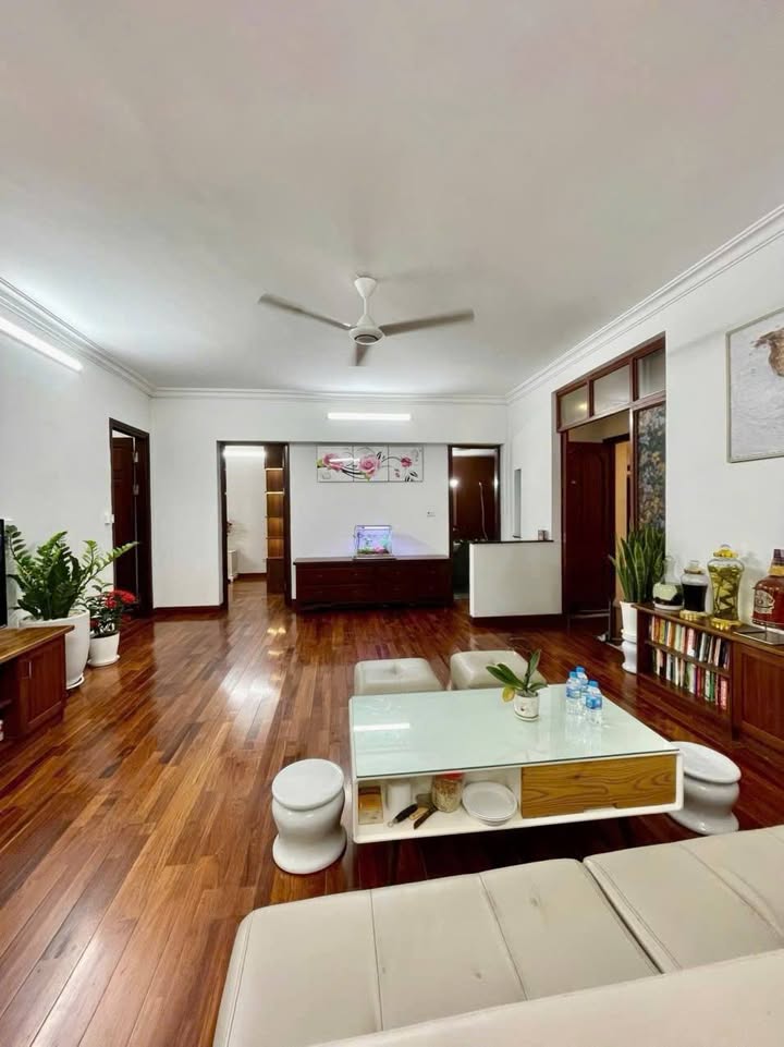 Căn hộ 4PN Tòa 24T2 Hoàng Đạo Thúy 160m² - Sổ đỏ lâu dài, giá thỏa thuận!