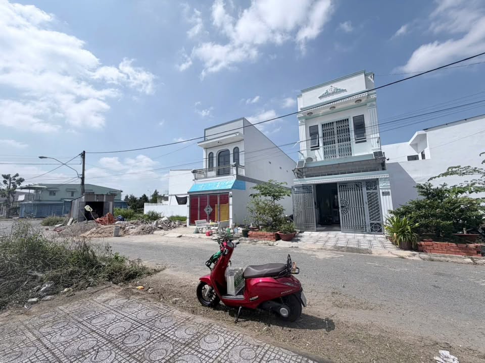 Đất nền Vĩnh Long 90m² giá 1.29 tỷ - Mặt tiền đẹp, gần vòng xoay số 2!