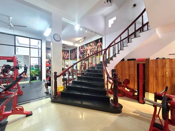 Nhà 3 tầng mặt tiền kiệt 6m K25 Lương Ngọc Quyến 191m² giá 12 tỷ - Vị trí đắc địa, sang trọng!