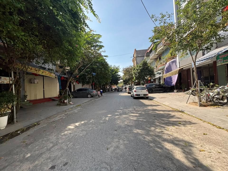 Nhà 3 tầng tại đường Hoàng Diệu, Ninh Bình 54,8m² - Chính chủ bán gấp!