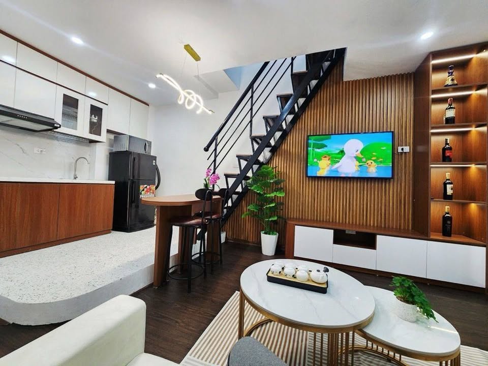 Căn hộ Tập thể Tân Mai Hoàng Mai 24m² giá 3.9 tỷ - Nhà đẹp ở ngay, ô tô đỗ cửa!