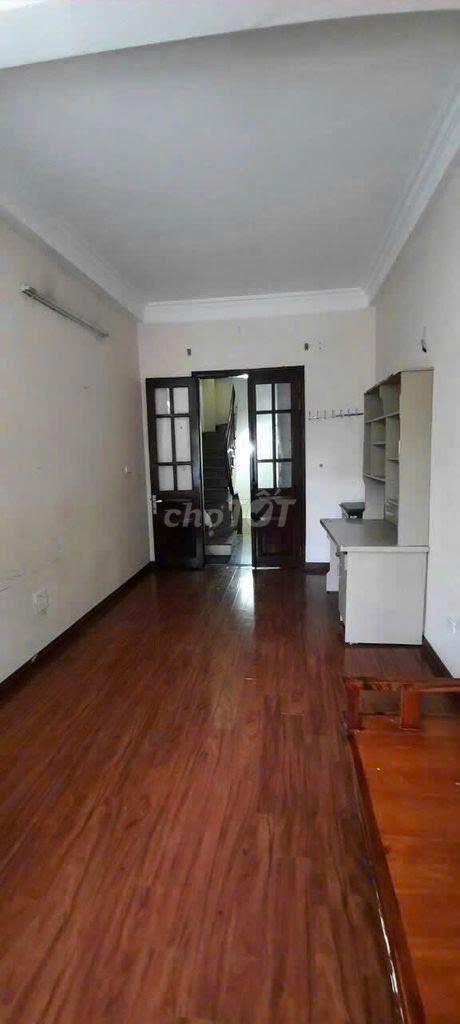 Cho thuê nhà 4 tầng ngõ 54 Nguyễn Chí Thanh, Đống Đa 27m² - Phù hợp hộ gia đình