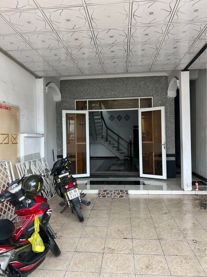 Nhà mặt tiền Phú Lợi, Sóc Trăng 150m² giá 8.8 tỷ - Kinh doanh sầm uất!