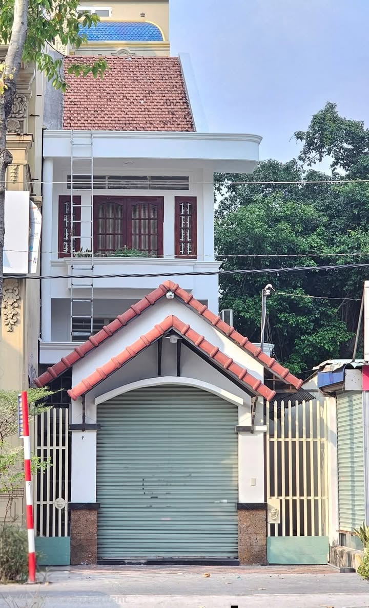 Nhà mặt tiền Huỳnh Văn Lũy, Phú Lợi, 165m² - Giá thuê chỉ 20 triệu/tháng!