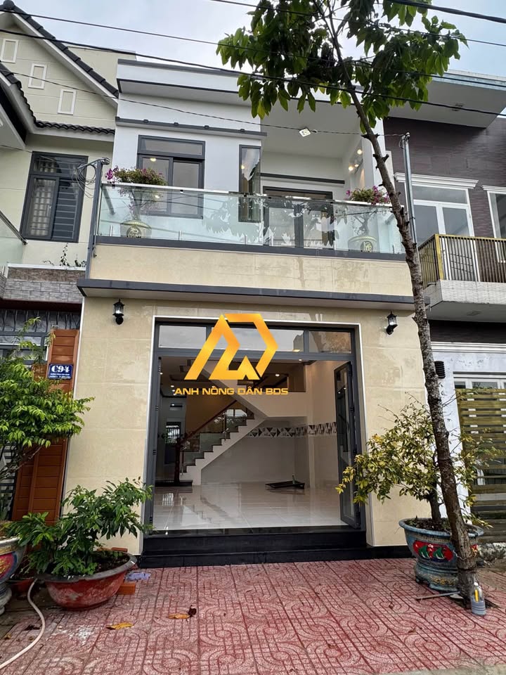 Nhà 1 Trệt 1 Lầu Phường Long Châu 78m² giá 2.55 tỷ - Gần Trung Tâm Hành Chính Vĩnh Long!