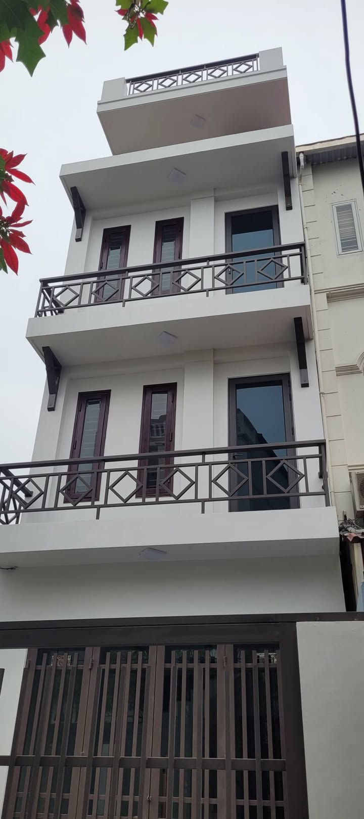 Bán nhà mặt phố Tống Duy Tân 52m² - Giá chỉ 3.4 tỷ, sổ hồng chính chủ!