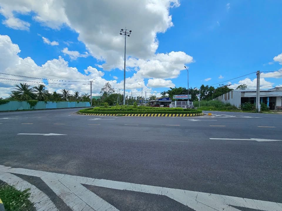 Đất thổ cư mặt tiền Nguyễn Chí Thanh, Bình Thủy 281m² giá 4.8 tỷ - Thích hợp kinh doanh, thương lượng nhẹ!