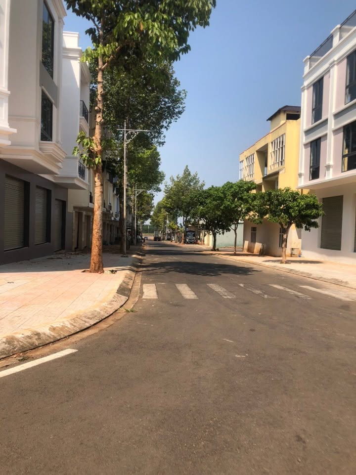 Nhà phố Thống Nhất, Đồng Nai 153m² giá 5.3 tỷ - Kinh doanh thuận lợi!