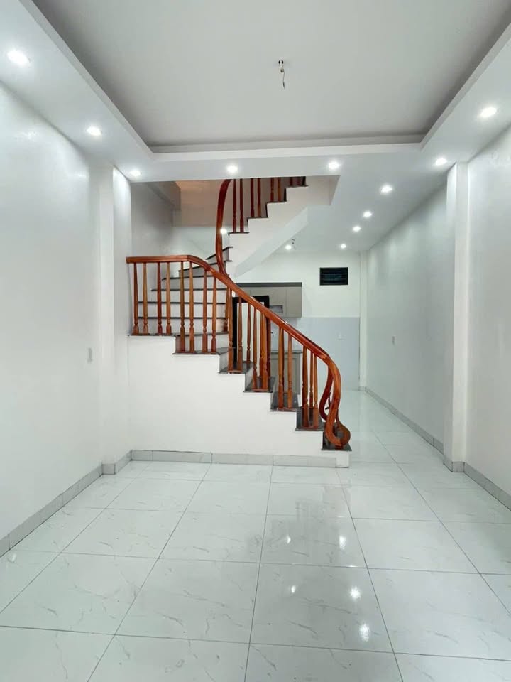 Nhà 3 tầng chính chủ tại Trần Lãm, Thái Bình - Diện tích 32m² giá 1.3 tỷ, sẵn sàng vào ở!