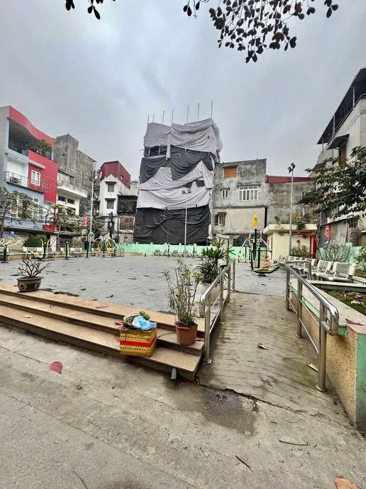 Nhà góc 2 mặt thoáng Ba Đình 40m² giá thỏa thuận - Kinh doanh nhỏ tuyệt vời!