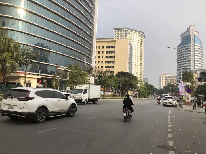 Bán gấp FrontHouse mặt phố Huỳnh Thúc Kháng Đống Đa 100m² giá 38 tỷ - Kinh doanh đỉnh cao!