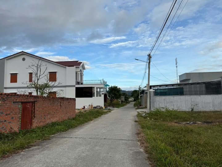 Đất thổ cư Đăk Cấm 250m² giá 690 triệu - Khu dân cư yên tĩnh!