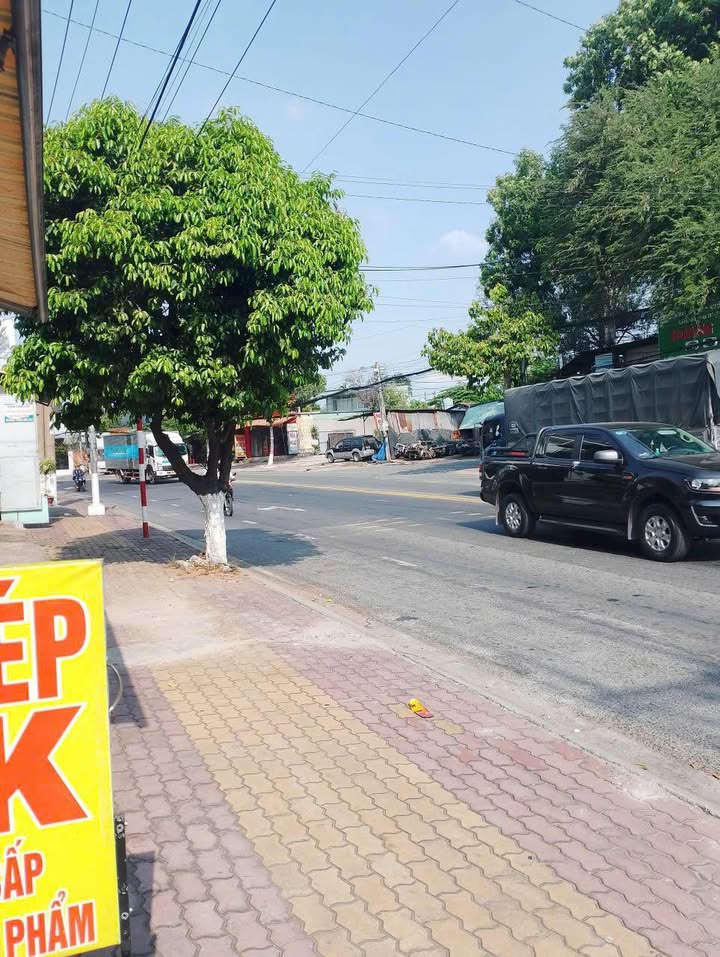 Nhà mặt tiền Huỳnh Văn Cù, Thủ Dầu Một 72.7m² giá chỉ 4.3 tỷ - Kinh doanh sầm uất!