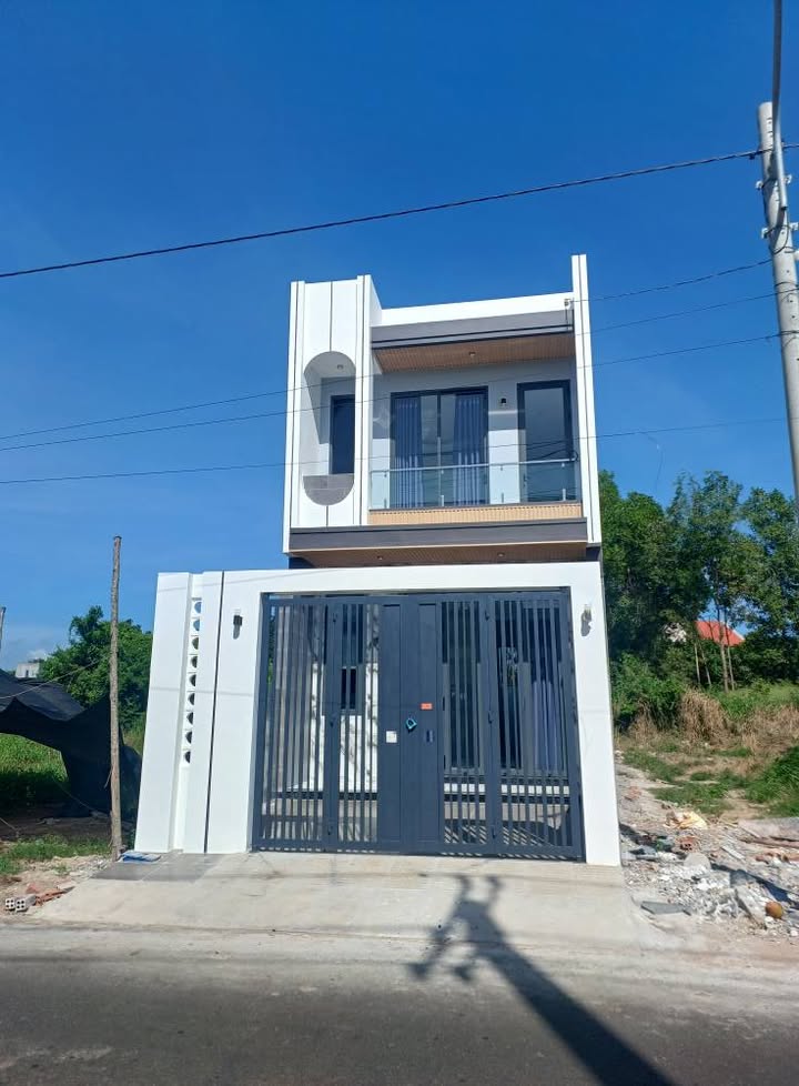 Nhà phố 1 trệt 1 lầu Đường Lê Thánh Tông 94m² giá 2.3 tỷ - Sẵn sàng vào ở ngay!