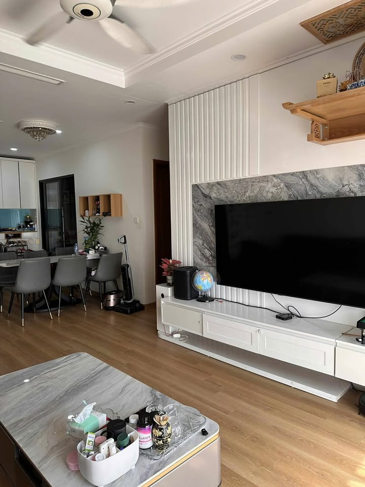 Căn hộ 2PN 83m² Royal City, Thanh Xuân - Đầy đủ nội thất, view đẹp