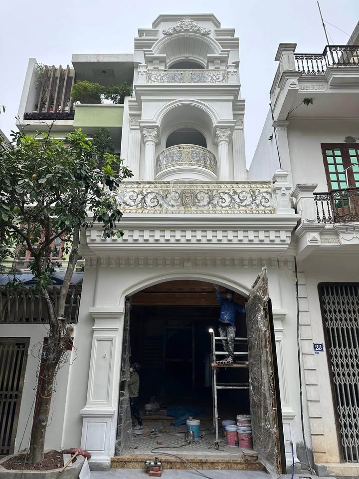 Nhà mặt đường KĐT Hoà Vượng 81m² giá 7.2 tỷ - Sang trọng và hiện đại!