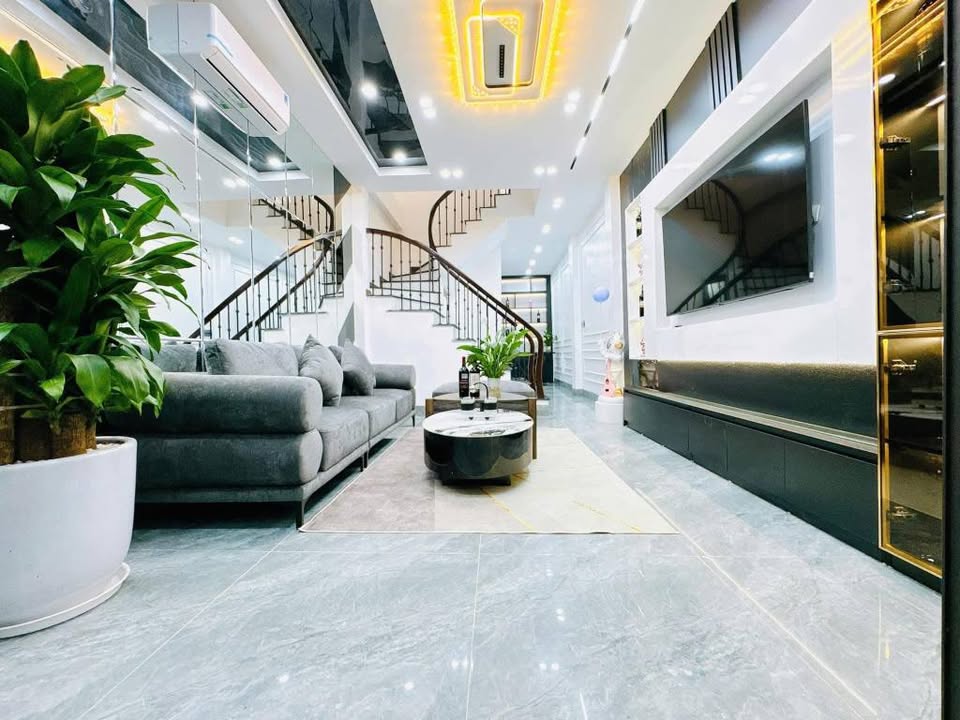 Nhà phố Trần Duy Hưng 6 tầng thang máy 45m² giá 16.9 tỷ - Đầu tư sinh lời tuyệt vời!