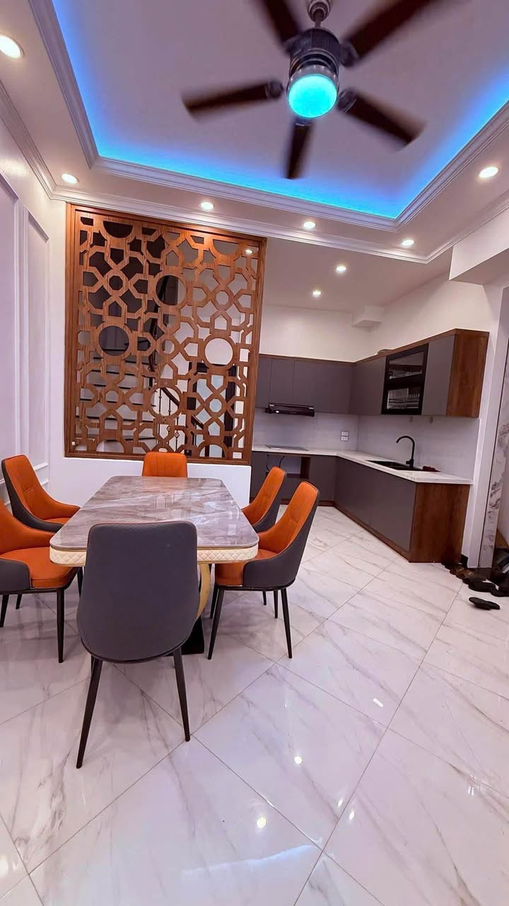 Nhà phố Văn Cao Ba Đình 30m² giá 7.98 tỷ - Thiết kế hiện đại, sẵn sàng ở ngay!