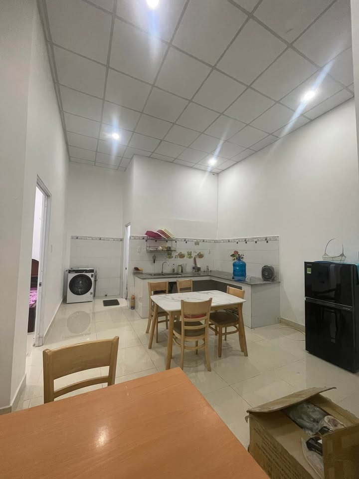 Cho thuê nhà 100m² đường 24, Thủ Đức - Gần chung cư Tecco Tower LĐ chỉ 8 triệu/tháng!