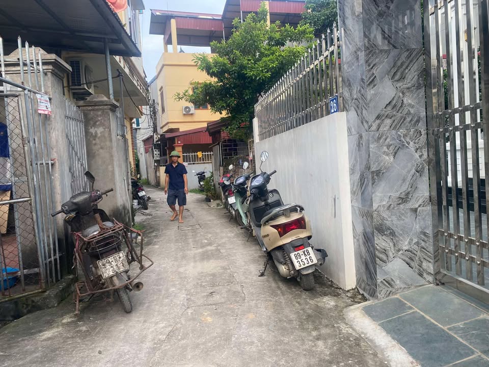 Đất Giao Tất A Kim Sơn 45m² giá 2 tỷ - Đường rộng xe máy đỗ cửa!