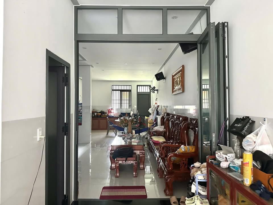 Nhà 1 trệt 2 lầu Nguyễn Bá Phát 121m² giá chỉ 5.2 tỷ - Thiết kế hiện đại, sẵn sàng ở ngay!