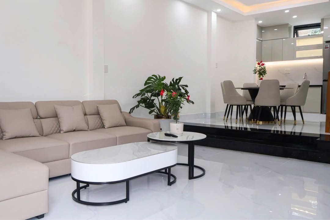 Nhà Tân Cổ Điển Kiệt Ô Tô Hoàng Quốc Việt 60m² giá 3.2 tỷ - Gần AEON Mall chỉ 700m!