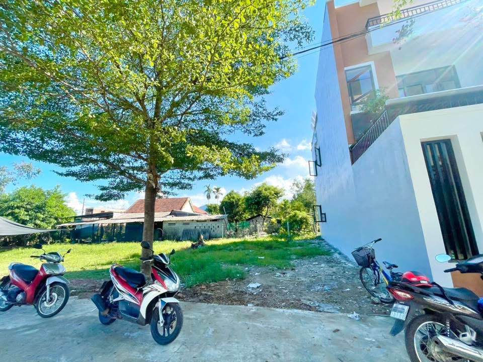 Lô đất Nguyễn Viết Xuân 90m² giá 900 triệu - Đường ô tô vào tận nơi!